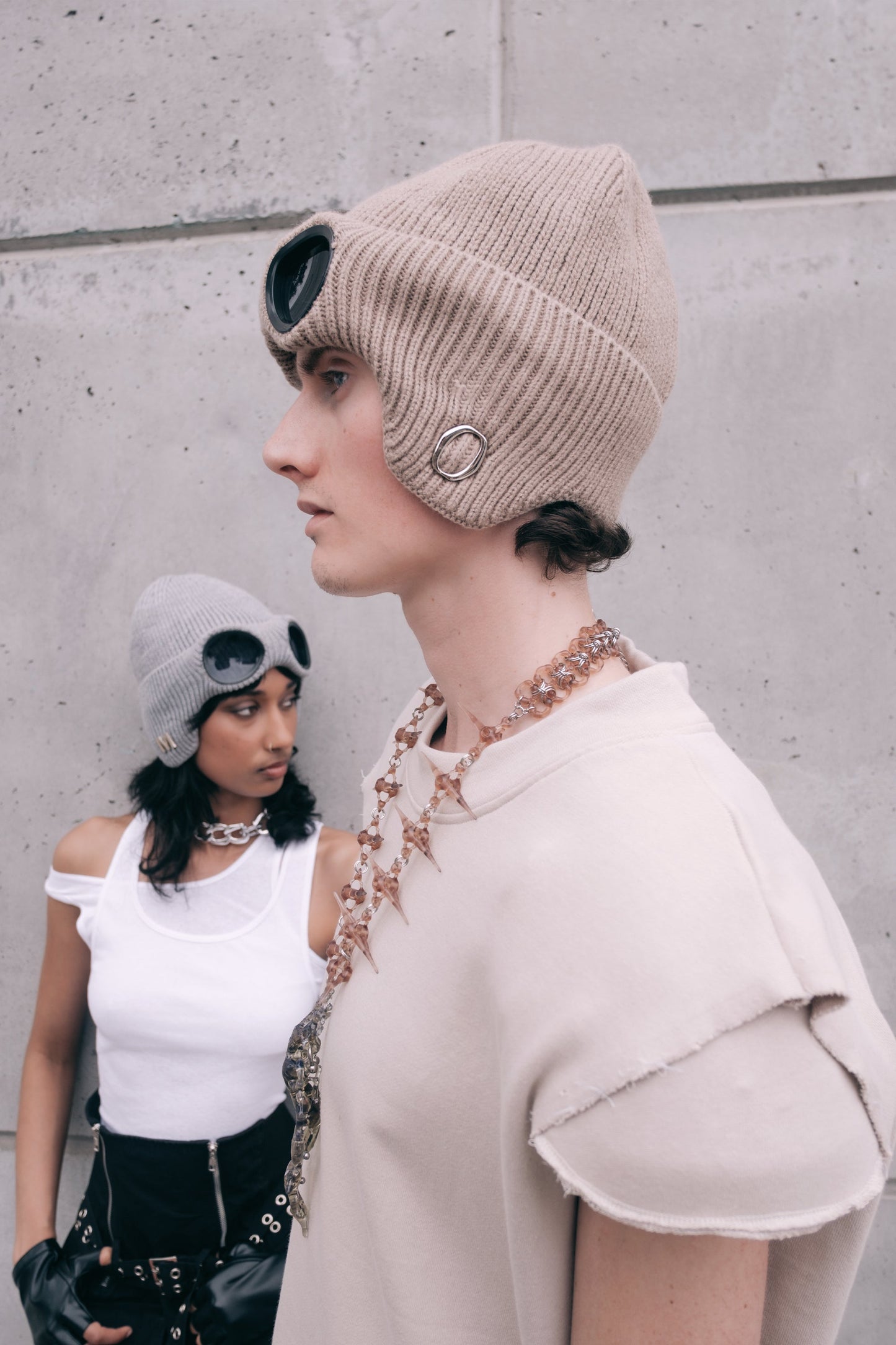 Gorro con forma de gafas (níquel terroso)