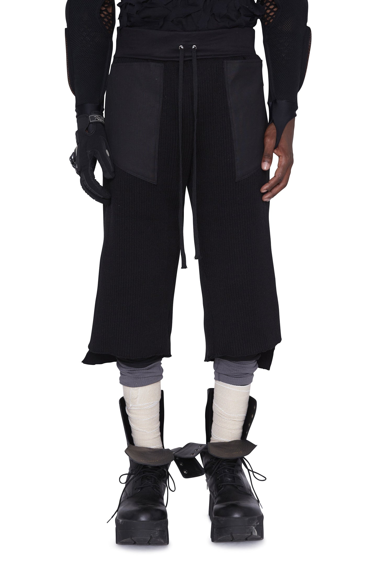 Pantalones cortos con paneles de lona acanalada (negro)