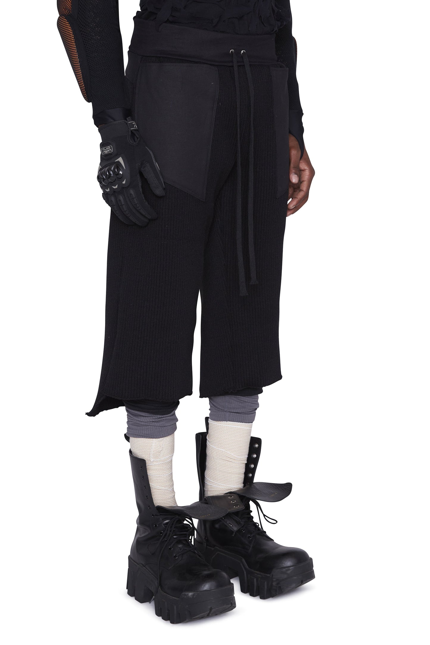 Pantalones cortos con paneles de lona acanalada (negro)