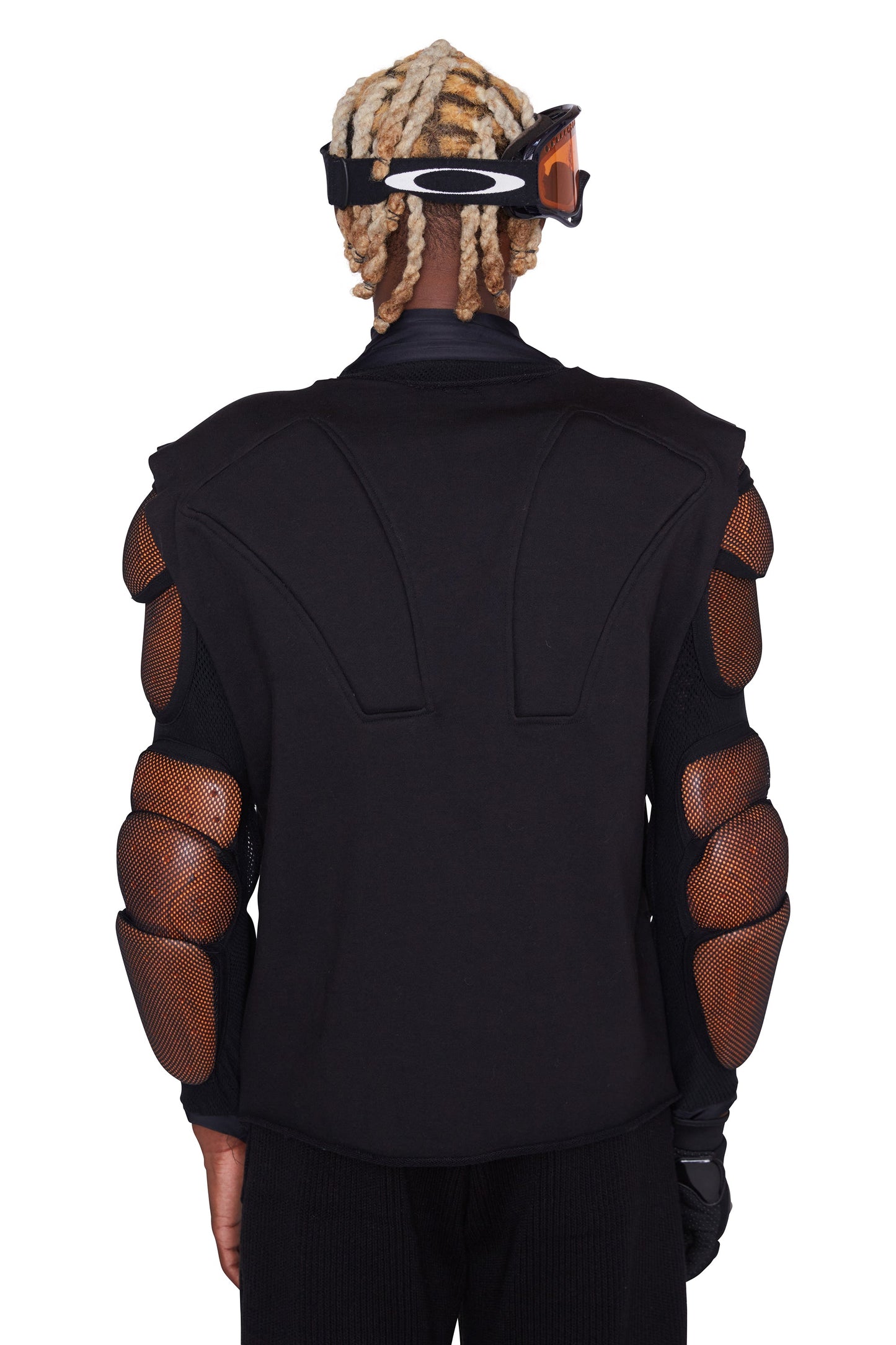 Camiseta con hombreras acolchadas (negra)