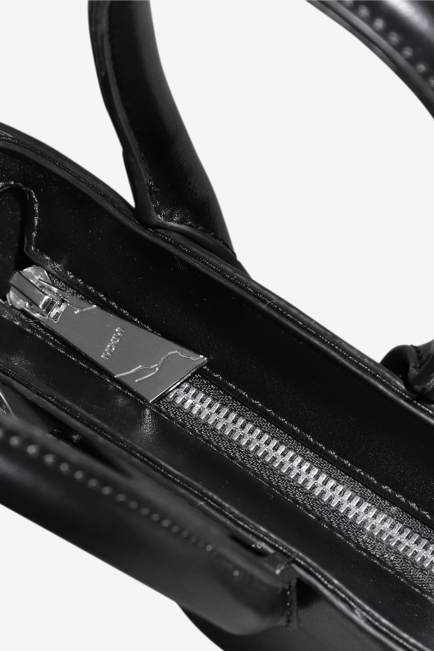 "Pyramid" Moto Bag