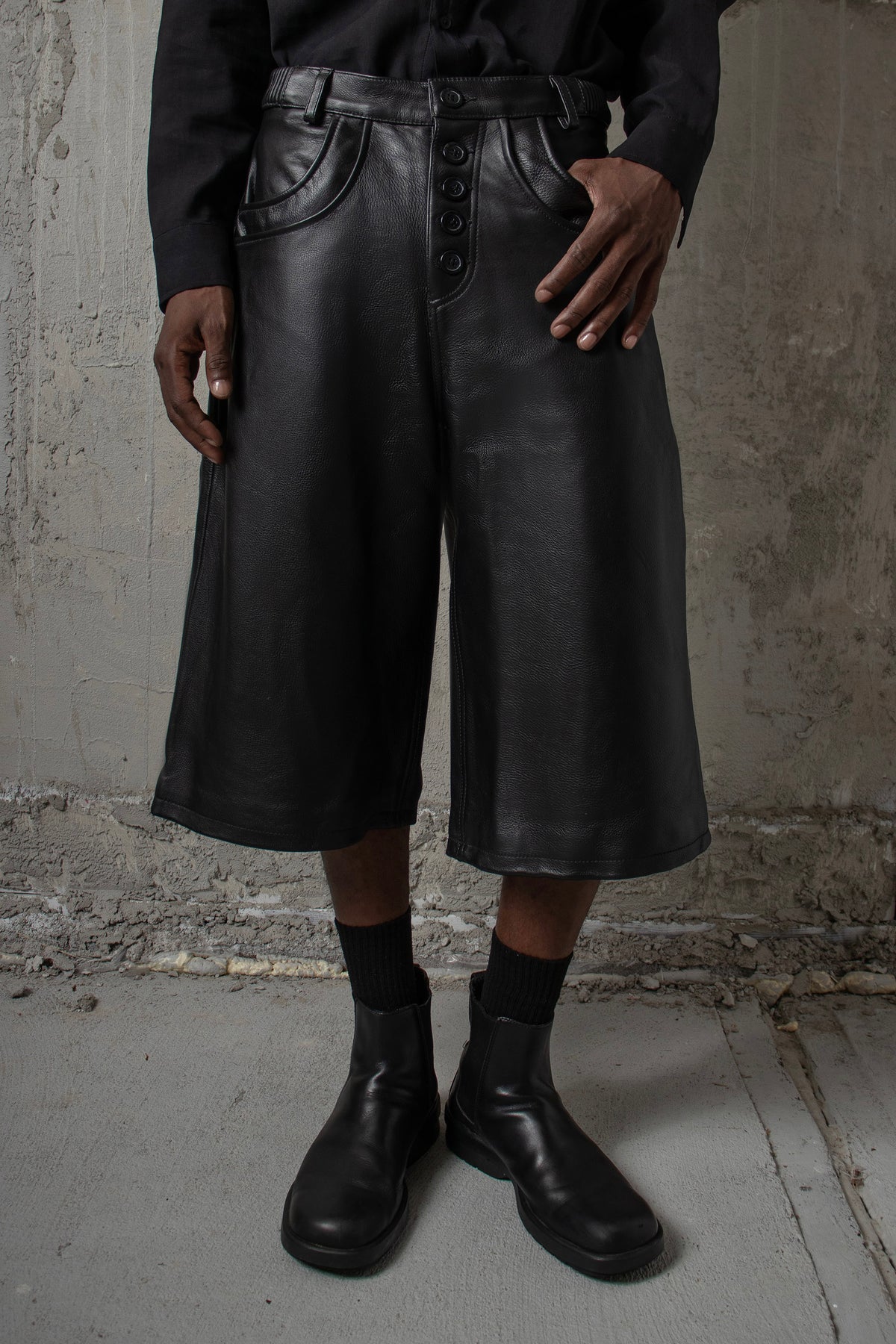 "Layl" Leather Shorts (Obsidian)