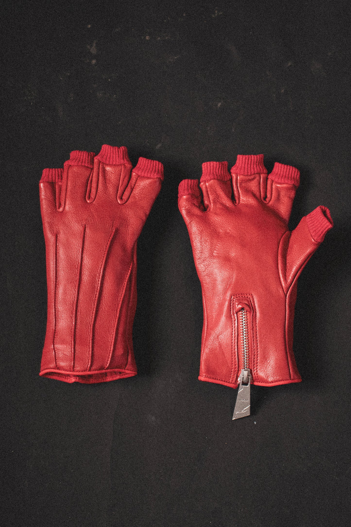 "Revelation" Leather Gloves (Crimson)